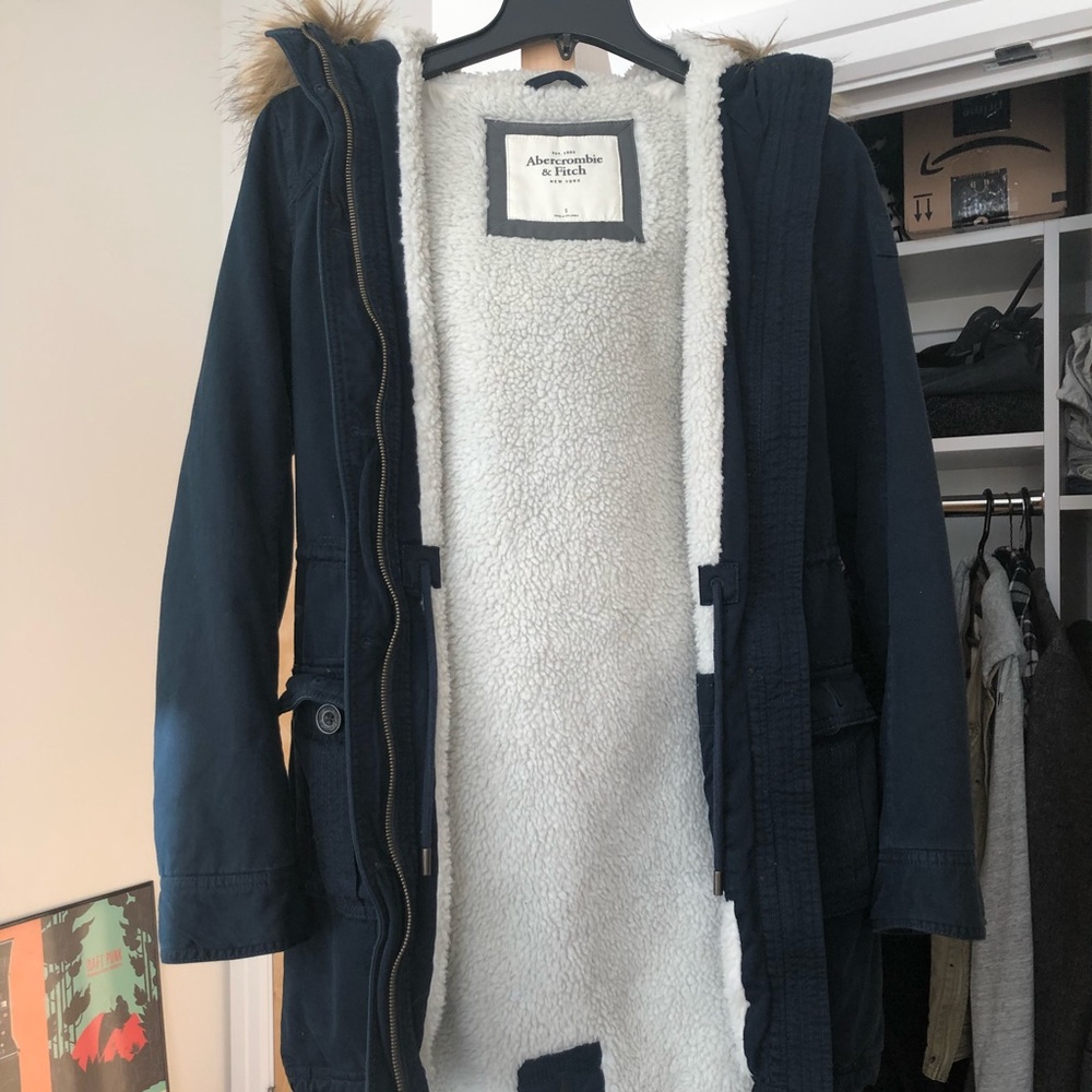 Abercrombie & Fitch Sherpa Lined Navy Parka Size S